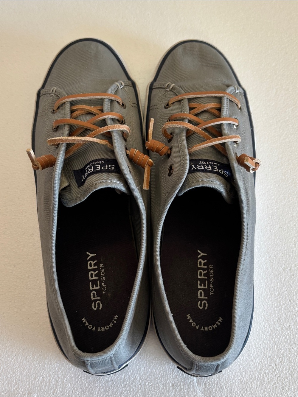 Sperry Women's Pier View Sneakers Size 10 Gray Canvas Leather Laces Memory Foam